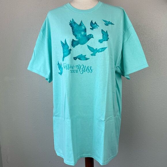 NWOT Follow Your Bliss Short Sleeve T-Shirt Size XL - Picture 1 of 7